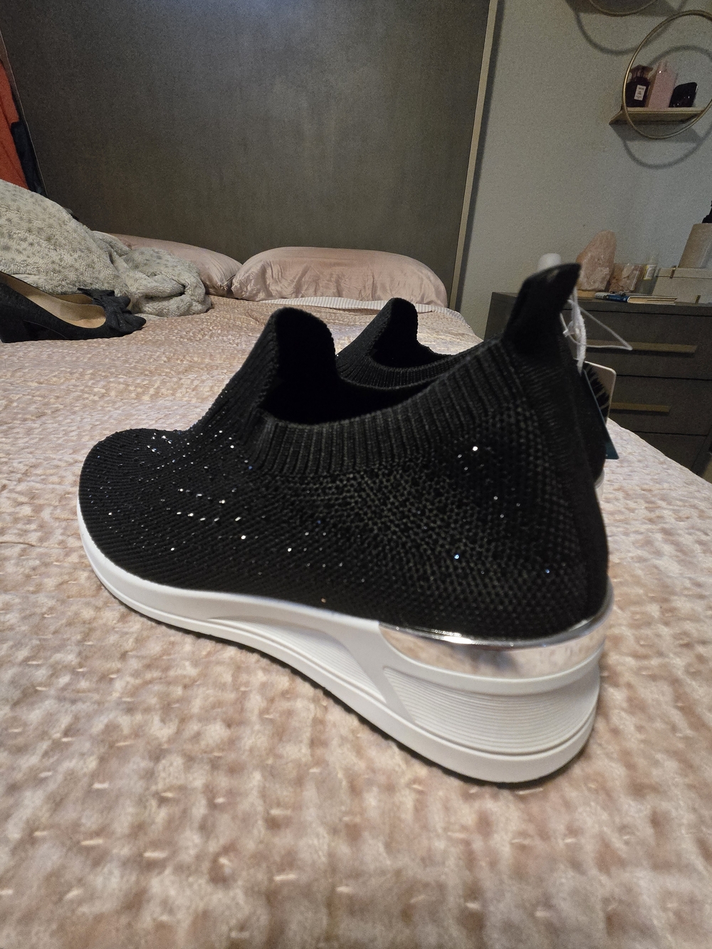 Tommy Bahama Black Slip-On Knit Sneakers with White Sole - Picture 4 of 4